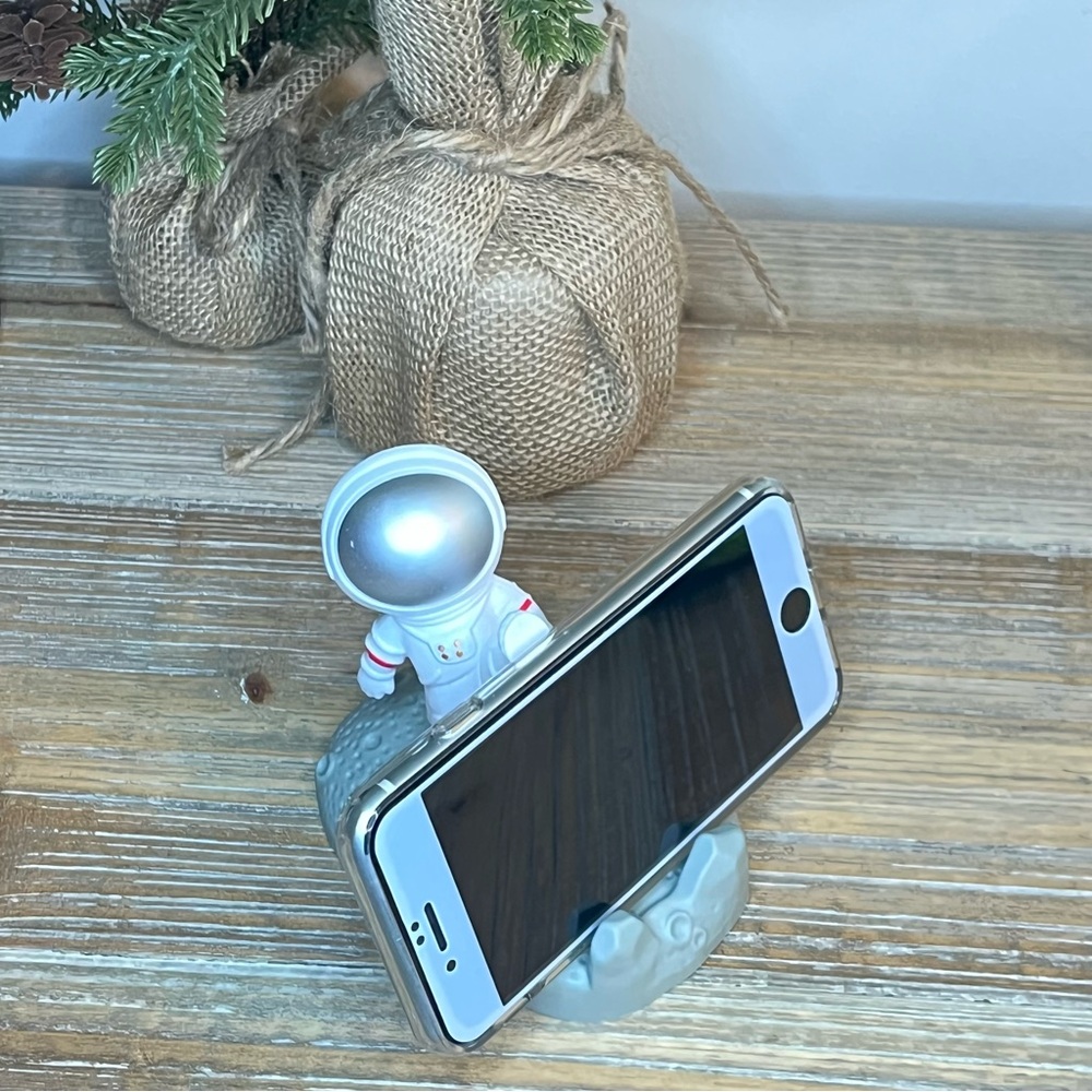 Fun Astronaut Phone Holder. In Silver Visor. New in Box. - Picture 2 of 8